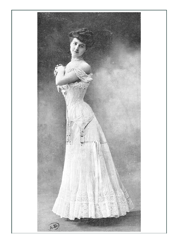 Jennifer Drake, 1910 Nurse Fashion History